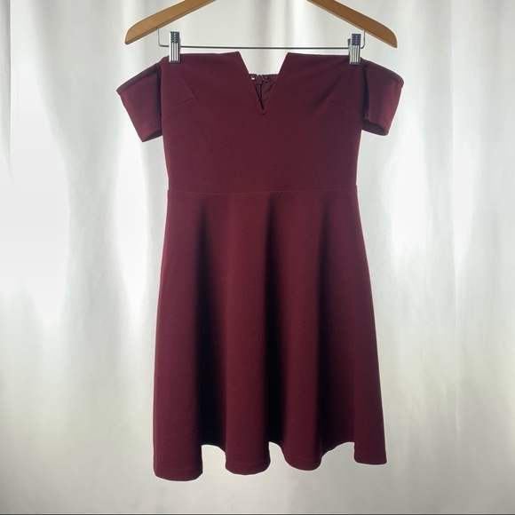 Lulus‎ Play the Party Off-the-Shoulder Skater Dress in Burgundy Size Small - Picture 8 of 12